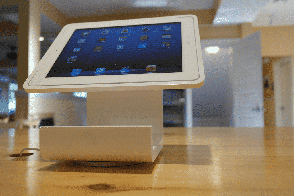 square-stand-with-ipad